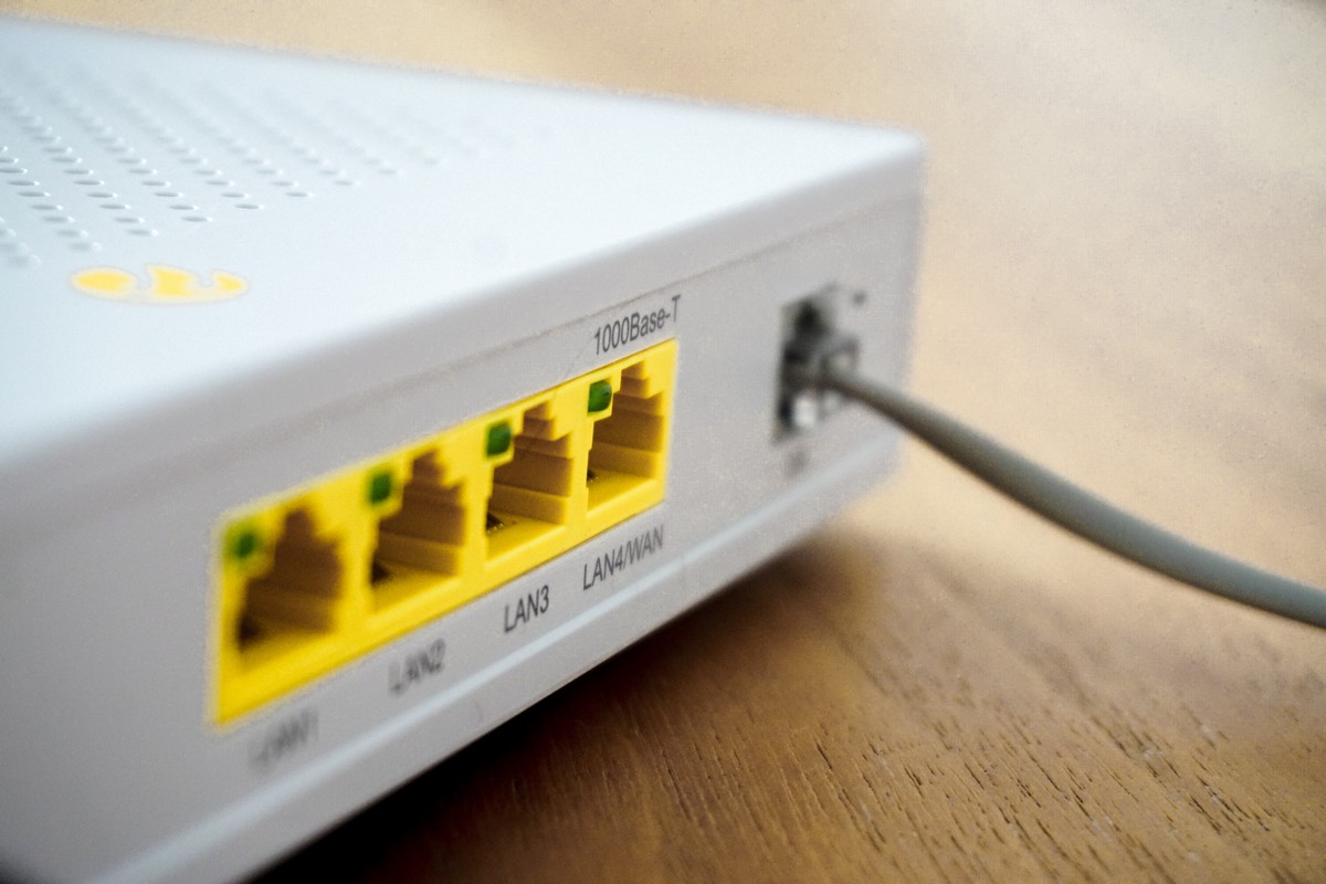 Il est tout à fait possible de choisir entre la fibre et l'ADSL, si et seulement si au moins un opérateur propose l'ADSL à votre domicile.