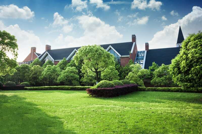 Protéger son jardin avec une caméra Verisure
