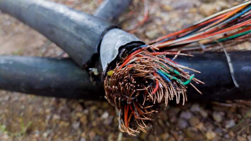 Entre vols de cuivres et pannes sur les réseaux, le difficile chantier de la fin de l'ADSL