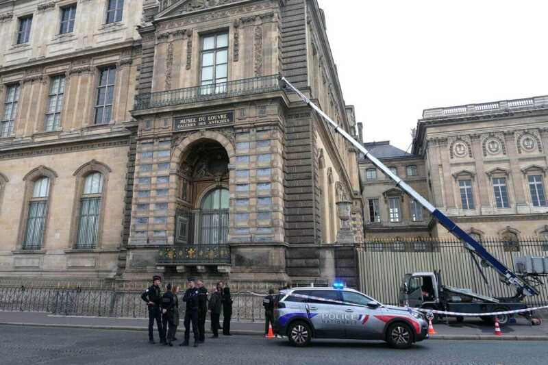 Le cambriolage du Louvres met en lumière les conséquences d'un système de surveillance obsolète.