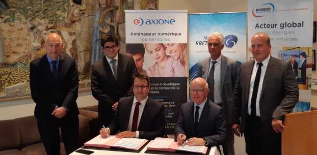 Fibre en Bretagne - signature du RIP Megalis avec Axione et Bouygues
