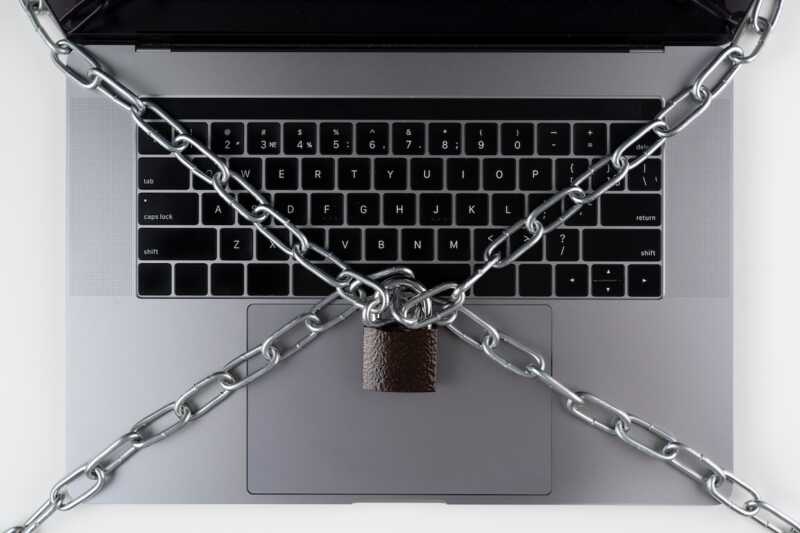 accès aux sites pornographiques interdit à moins d'utiliser VPN