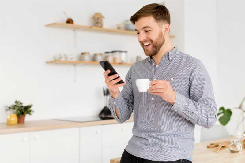 monsieur content de son forfait free illimité