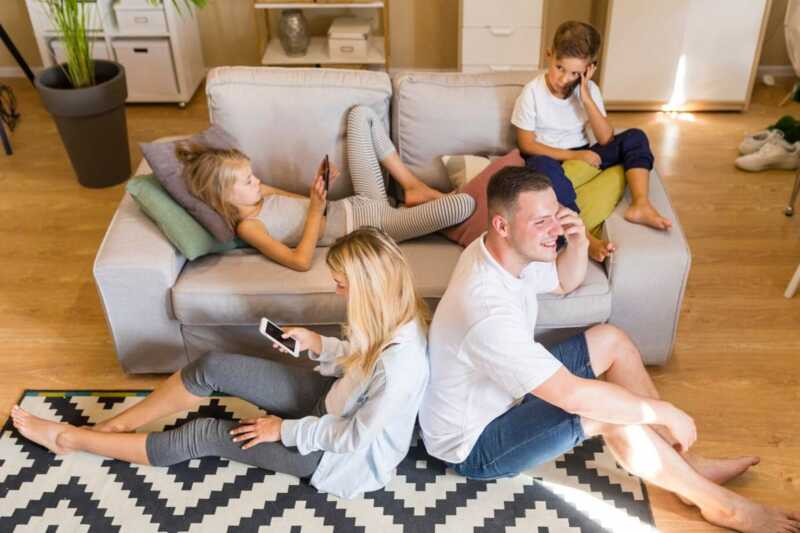 Venez découvrir ce que les opérateurs proposent comme offre famille en box et forfaits