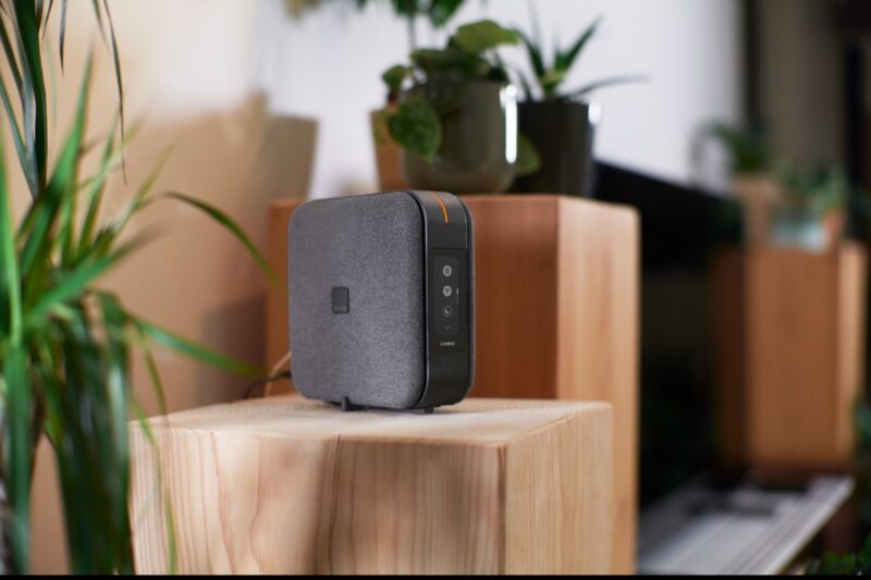    Une seule box internet permet d'obtenir jusqu'à 3 répéteurs Wi-Fi gratuits. On vous donne l'astuce !
