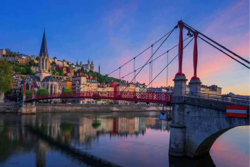 Lyon est la ville la plus rapide du monde en terme de connexion internet fixe via la fibre.