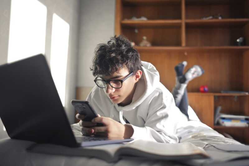     Une offre box + mobile chez le même opérateur est-elle vraiment avantageuse ?
