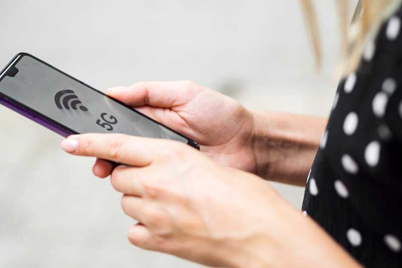 Un smartphone sans carte SIM