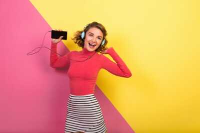     Surprise : cet opérateur fait un sacré cadeau à ses abonnés mobile en leur offrant la data illimitée !
