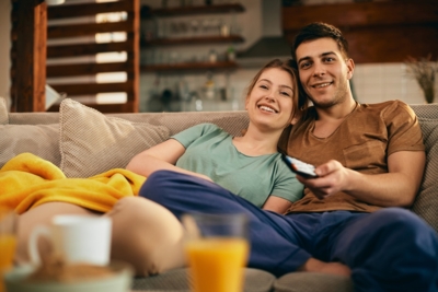 Chez RED by SFR, la fibre 2 Gb/s, le Wi-Fi 6 et le décodeur TV, ça ne coûte que 5€ tous les mois