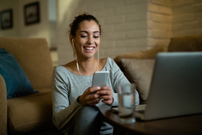 Cette Freebox est à prix fixe, et elle peut s'accompagner d'un forfait illimité gratuit