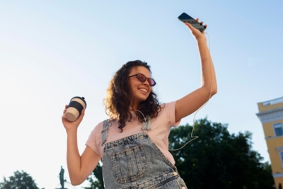 300 Go de 5G, SIM offerte et très bon réseau mobile : ce forfait en vente privée est une très bonne affaire !