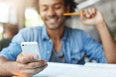 Un forfait 5G avec 250 Go à 8,99€ : contrat ou pas contrat ?