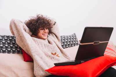    SFR continue de perdre des abonnés ? Il se venge avec la meilleure promo box internet de la rentrée
