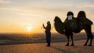     Starlink change passe le cap des 10 000 satellites... et change ses offres
