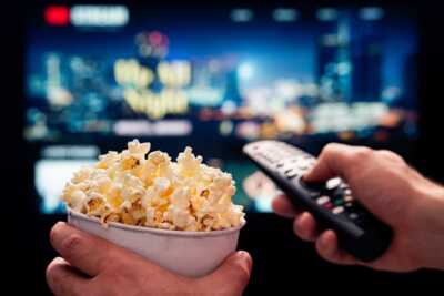     Pour du cinéma récent et des séries à prix mini, 50% de remise sur cette plateforme de vidéos en streaming avec SFR
