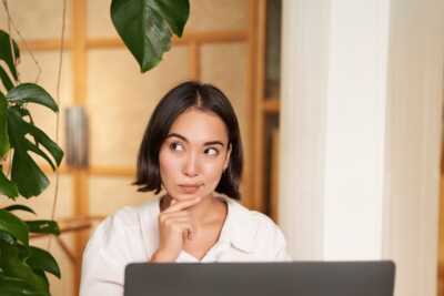     Cette 5G Box est disponible en deux versions... mais quelles sont ses différences ?
