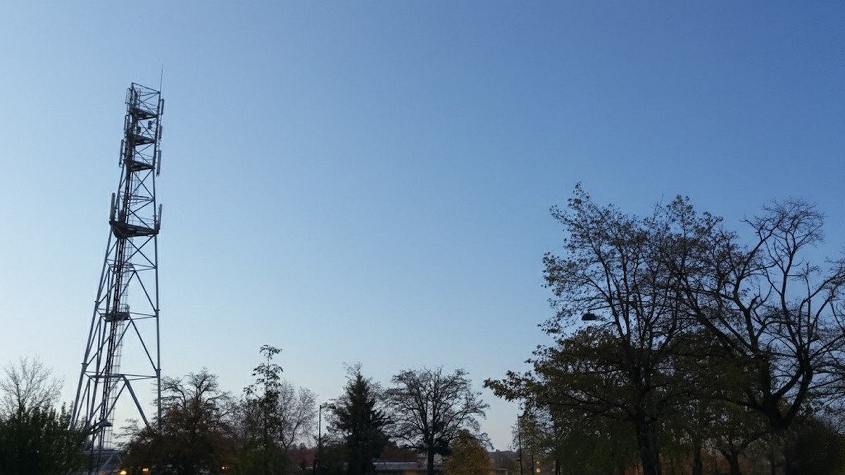     Le déploiement de la 5G se déroule (presque) sans accroc : tous les opérateurs ont atteint l'objectif de 2025... sauf un
