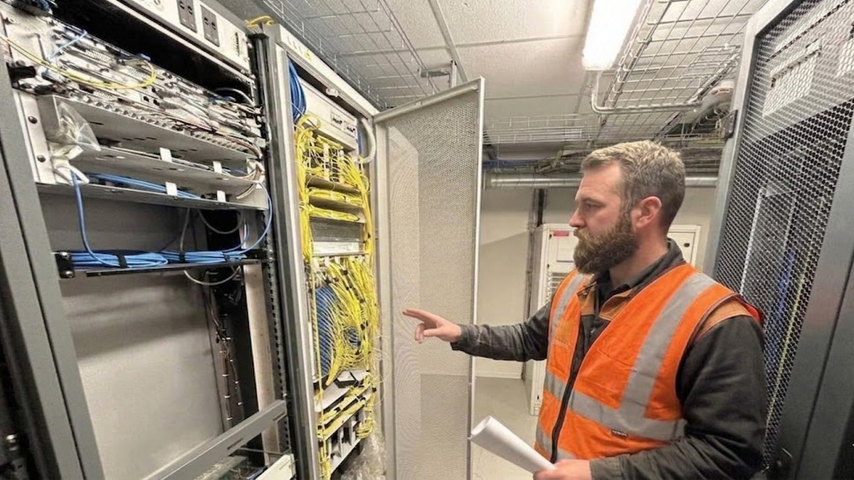     Panne Orange en Vendée : 30 000 clients privés de réseau ce week-end, que s'est-il passé ?

