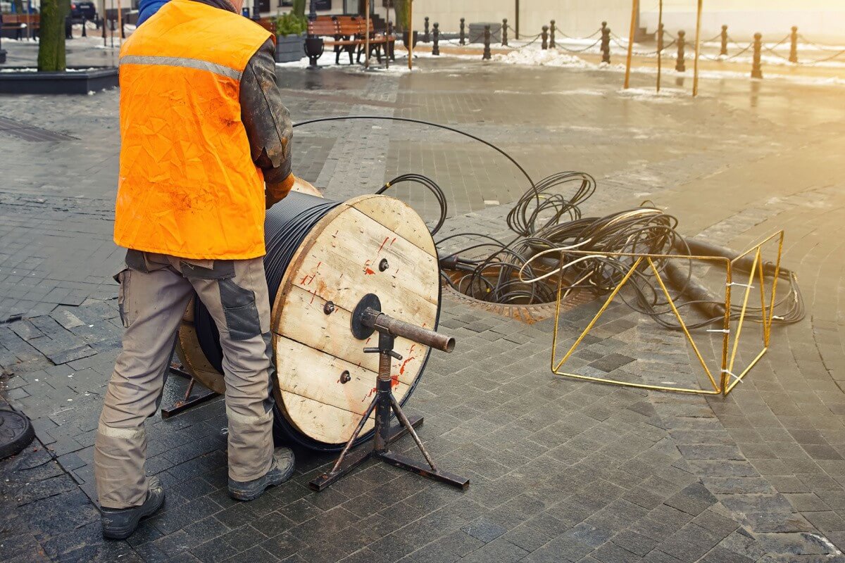 Le déploiement de la fibre optique continue de ralentir